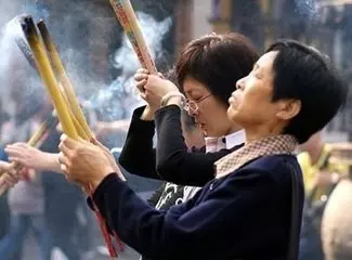 上香是上一支還是三支?竟然拜錯那麼多年!高僧說:不可不知!