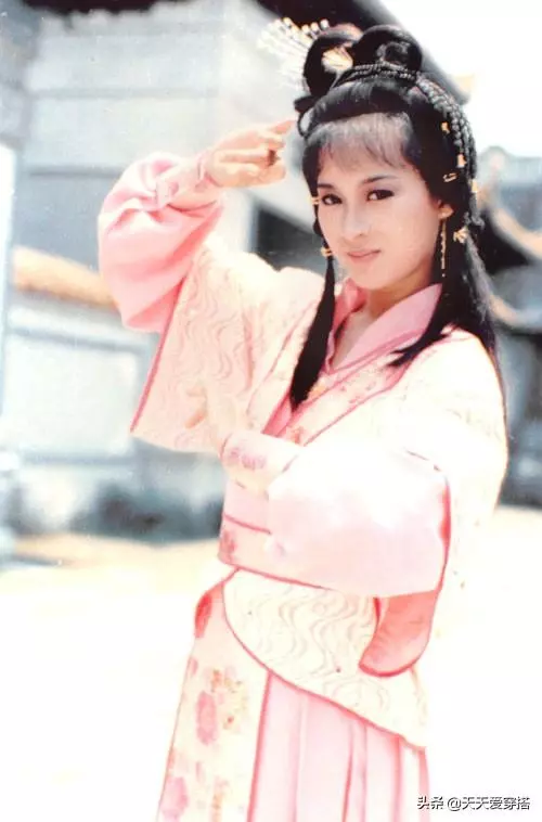 90年代港片中的天然古裝美女,真的太好看!