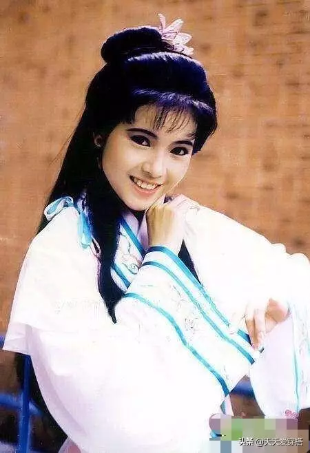 90年代港片中的天然古裝美女,真的太好看!
