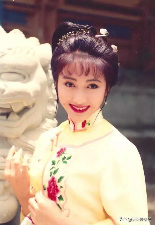 90年代港片中的天然古裝美女,真的太好看!