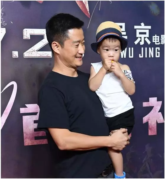 趙麗穎兒子和吳京兒子小名讓人爆笑,但都比不上郭京飛的兒子!