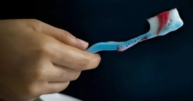 【睡醒頭痛因為這個Problem!!】早上起床發現自己有這4個大問題, 證明疾病離你不遠了!