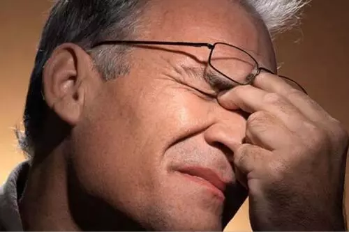 【睡醒頭痛因為這個Problem!!】早上起床發現自己有這4個大問題, 證明疾病離你不遠了!