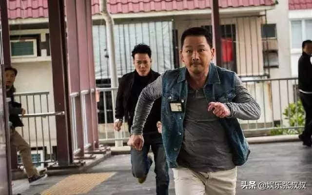 長的不帥,娶TVB昔日花旦生了三個兒子,現64歲活的比戲裡坎坷!
