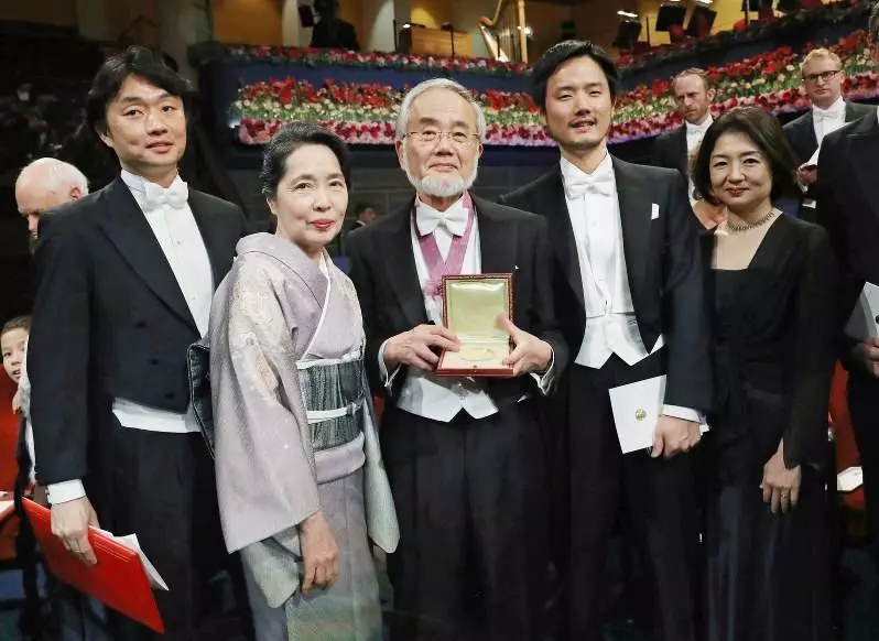 諾貝爾得主發現「餓肚子」比較健康 細胞會「自己吃自己」身體變超乾淨!