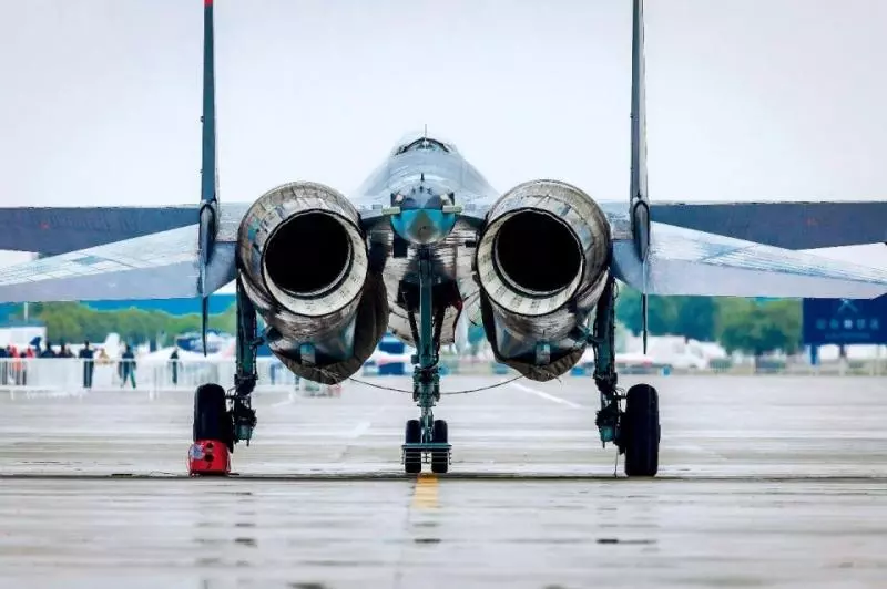蘇-35性能不如中國最新型三代機,為何我們空軍依然愛不釋手?