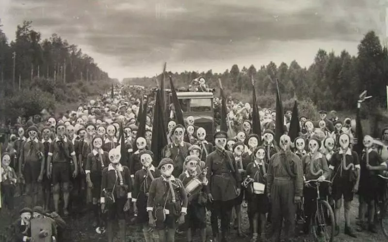 15張「背後的故事會讓你睡不著」的恐怖照片~~~~