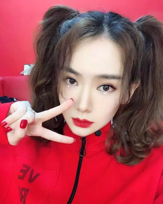 不少女明星的盛世美顏都是「妝」出來的,素顏後的她們都一言難盡!
