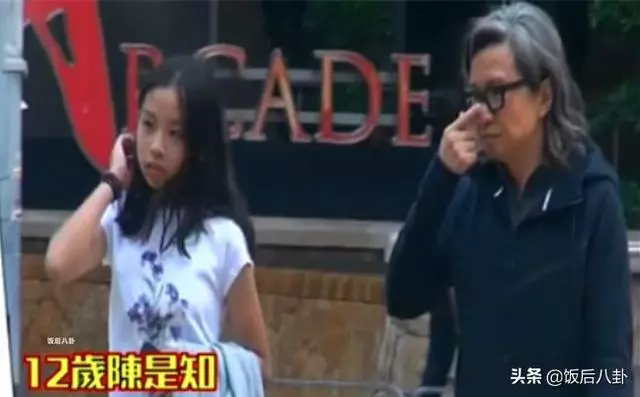 陳可辛開豪車帶女兒看電影,12歲陳是知身材纖細眉眼很像吳君如!