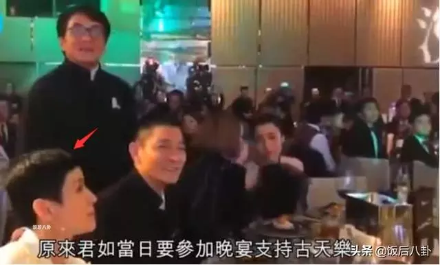 陳可辛開豪車帶女兒看電影,12歲陳是知身材纖細眉眼很像吳君如!