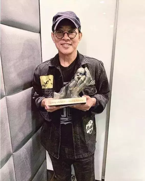 李連杰現身神采奕奕,自曝多次被傳死亡,向太差點去參加追悼會!