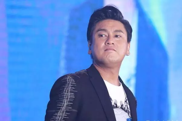 朱孝天微博否認「婚後AA制」,發文表示:基本是老婆主動付錢請客