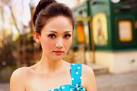 陳喬恩:22歲出道,40歲將自己捧成「女王」的硬核女孩