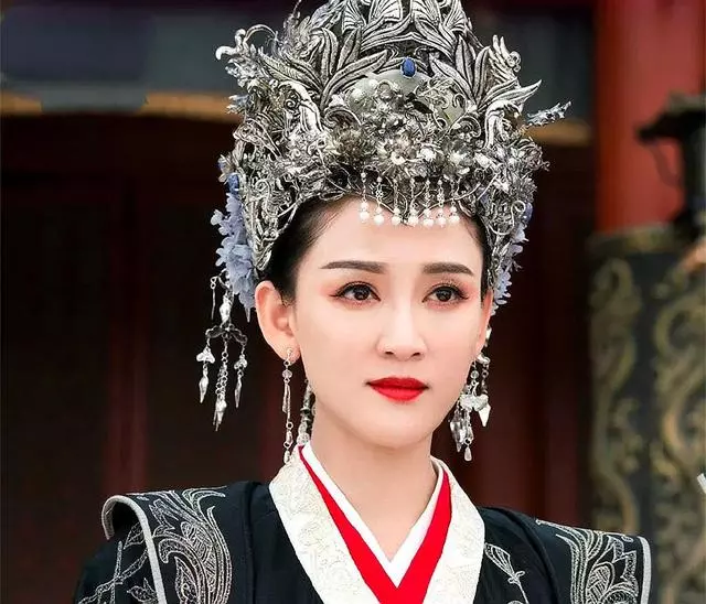 陳喬恩:22歲出道,40歲將自己捧成「女王」的硬核女孩