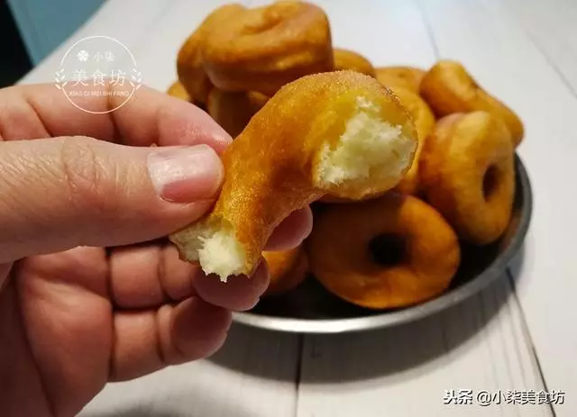 麵包圈這樣做真好吃,我家孩子吃一次不過癮,比油餅好吃多了
