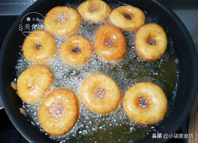 麵包圈這樣做真好吃,我家孩子吃一次不過癮,比油餅好吃多了