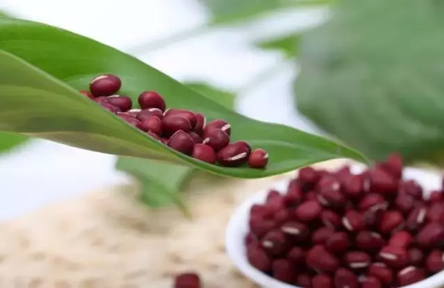 紅豆加這個,排出10年毒素!喝完瘦了10公斤!!