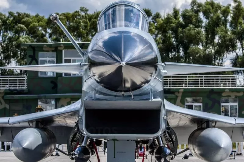 我國空軍各型戰機正視角度 中國製造也可以中氣十足