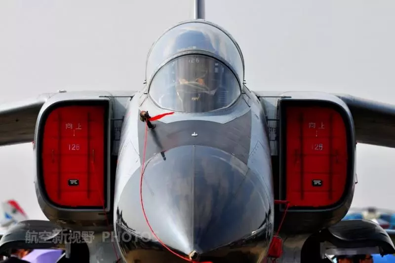 我國空軍各型戰機正視角度 中國製造也可以中氣十足