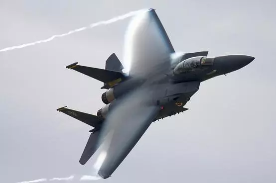 不敗金身!各國空軍談「鷹」色變,美軍F-15如何創造空戰神話?