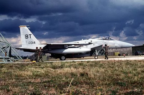 不敗金身!各國空軍談「鷹」色變,美軍F-15如何創造空戰神話?
