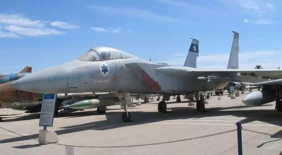 不敗金身!各國空軍談「鷹」色變,美軍F-15如何創造空戰神話?