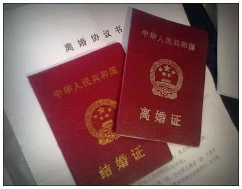 老公要離婚,俺主動要求凈身出戶,爸媽高興來接,3日後老公淚目