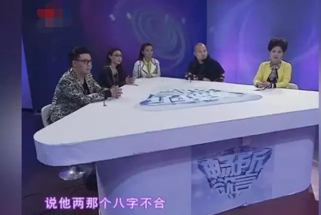 婚前男友見丈母娘後突然提分手,女友被蒙在鼓裡,男友:問你媽去