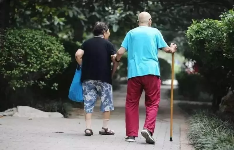 情人是上輩子的夫妻,夫妻是上輩子的冤家
