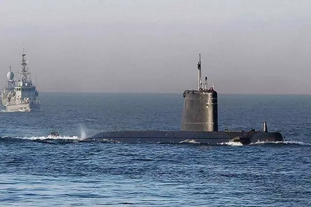 你要我戰,我便亮劍!不畏印度巴鐵海軍潛艇出動,多國艦艇來護航
