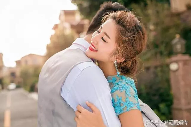 離婚後前夫經常來送菜,母親讓他和俺復婚,俺笑了