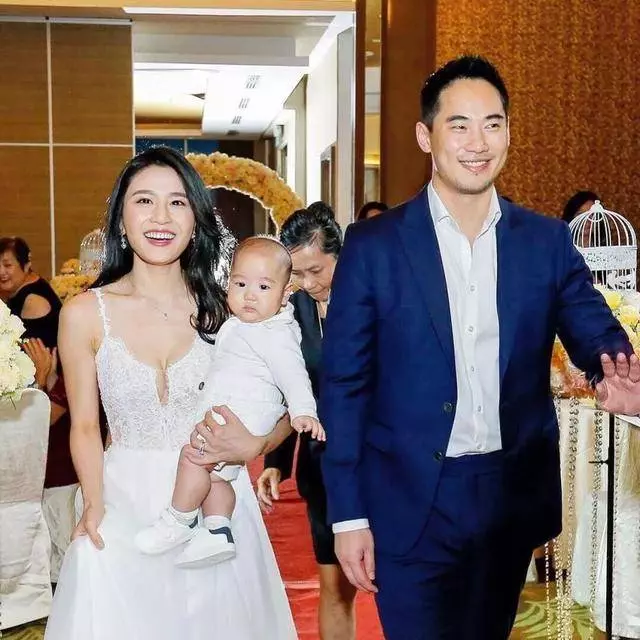 前TVB女藝人林芊妤回馬補辦婚禮!一家三口好Sweet!