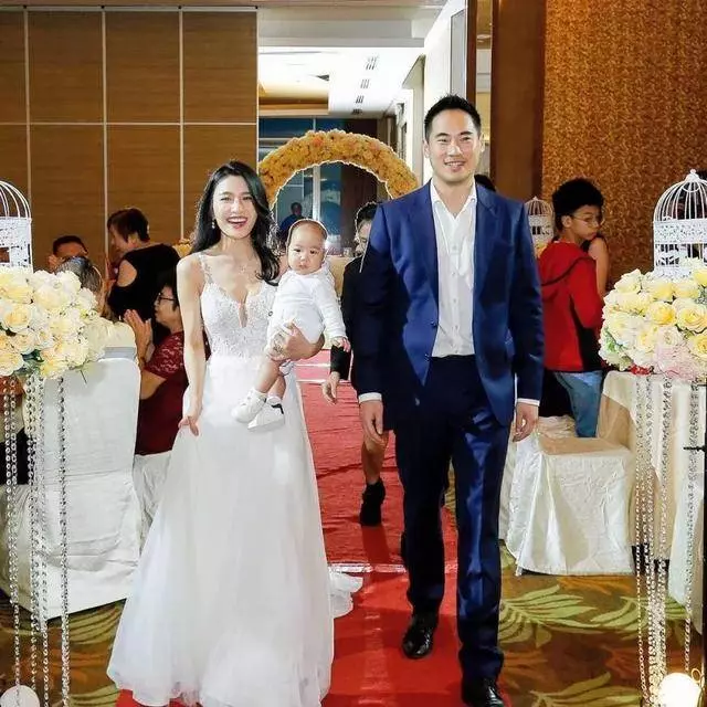 前TVB女藝人林芊妤回馬補辦婚禮!一家三口好Sweet!