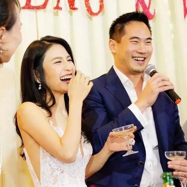 前TVB女藝人林芊妤回馬補辦婚禮!一家三口好Sweet!