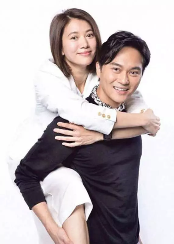 張智霖、袁詠儀假日放風!撇下兒子 吃甜點放閃~