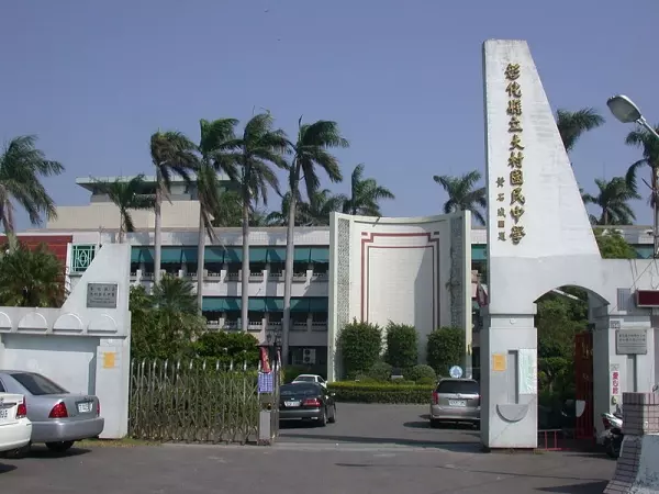 女學生半夜擋車!42年前彰化「41死車禍」後靈異事件連連:曾遇過她跟我說「別過,火車要來了...」