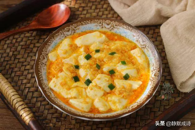 豆腐的這個做法,不油不膩,鮮香滑嫩,特別適合老人孩子吃