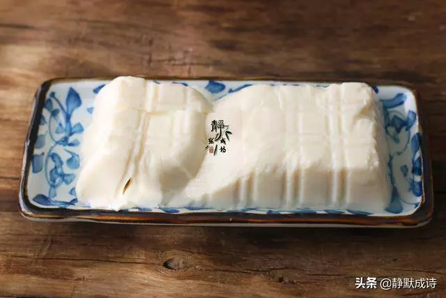豆腐的這個做法,不油不膩,鮮香滑嫩,特別適合老人孩子吃