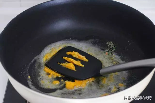 豆腐的這個做法,不油不膩,鮮香滑嫩,特別適合老人孩子吃
