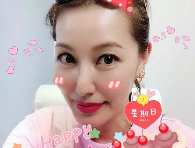 古天樂唯一承認的女友,44歲依然膚白貌美,同框胡定欣恍若凍齡!
