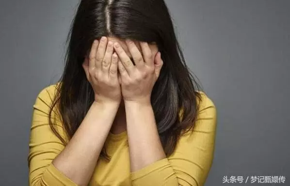 為供弟讀書,姐嫁給大齡富豪,幾年後姐被趕,出門卻看到弟弟