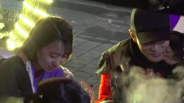 網傳張丹峰和畢瀅重慶碰面,畢瀅越來越漂亮,二人同回酒店一間房!