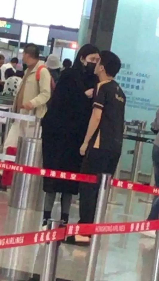 超醒目!何猷君正式帶女友見家長,奚夢瑤對賭王四太不斷獻殷勤!