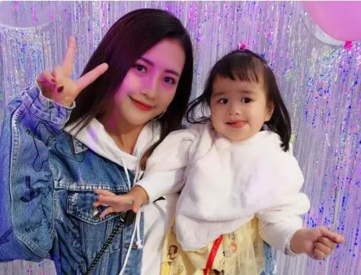 張嘉倪處境越發尷尬,而包文婧卻是妻子團團寵,網友:正常!