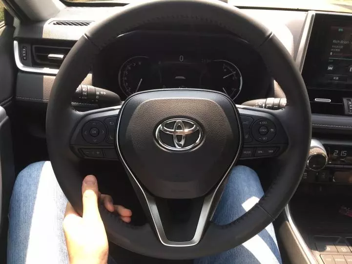 五代RA4試駕心得:顏值安全進步明顯但隔音駕駛感受退步 - Toyota - 汽車討論區