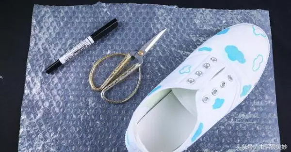 老婆說我笨,不該把「氣泡墊」傻傻丟掉!老婆出手兩下,氣泡墊就變神物了!太愛老婆了~