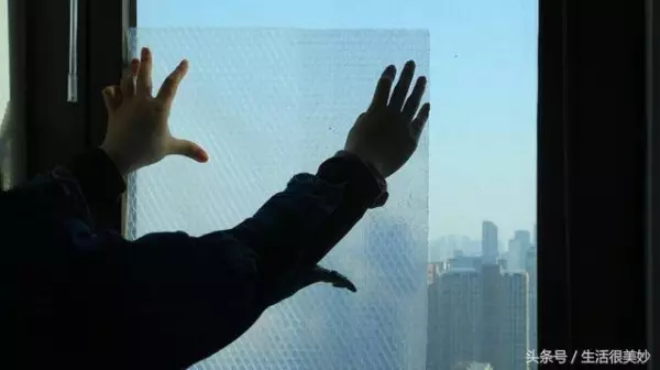 老婆說我笨,不該把「氣泡墊」傻傻丟掉!老婆出手兩下,氣泡墊就變神物了!太愛老婆了~