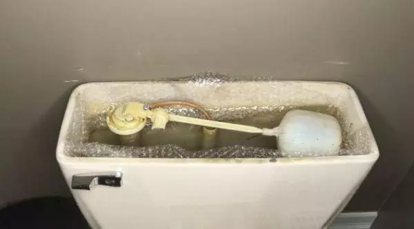老婆說我笨,不該把「氣泡墊」傻傻丟掉!老婆出手兩下,氣泡墊就變神物了!太愛老婆了~