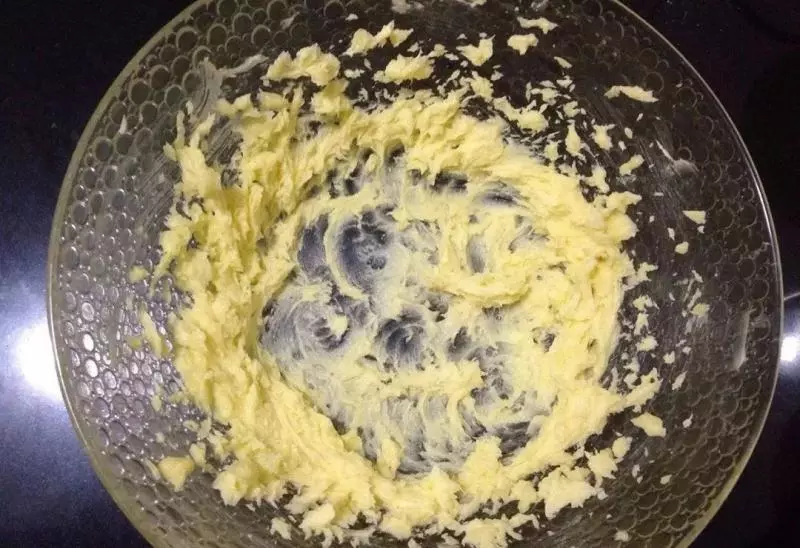 比網上賣的肉鬆餅好吃太多!一盤肉鬆酥餅配方給你了