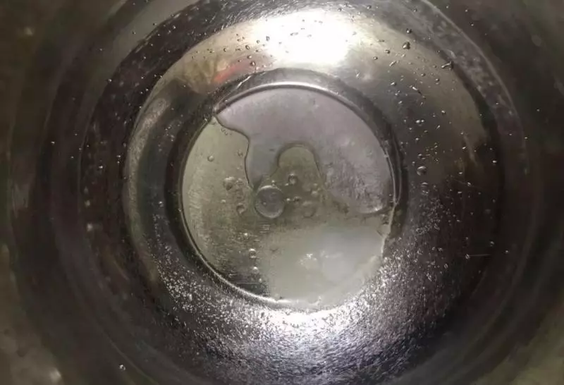 不用牛奶也能做蛋糕,簡單幾步,香甜可口、色澤金黃!